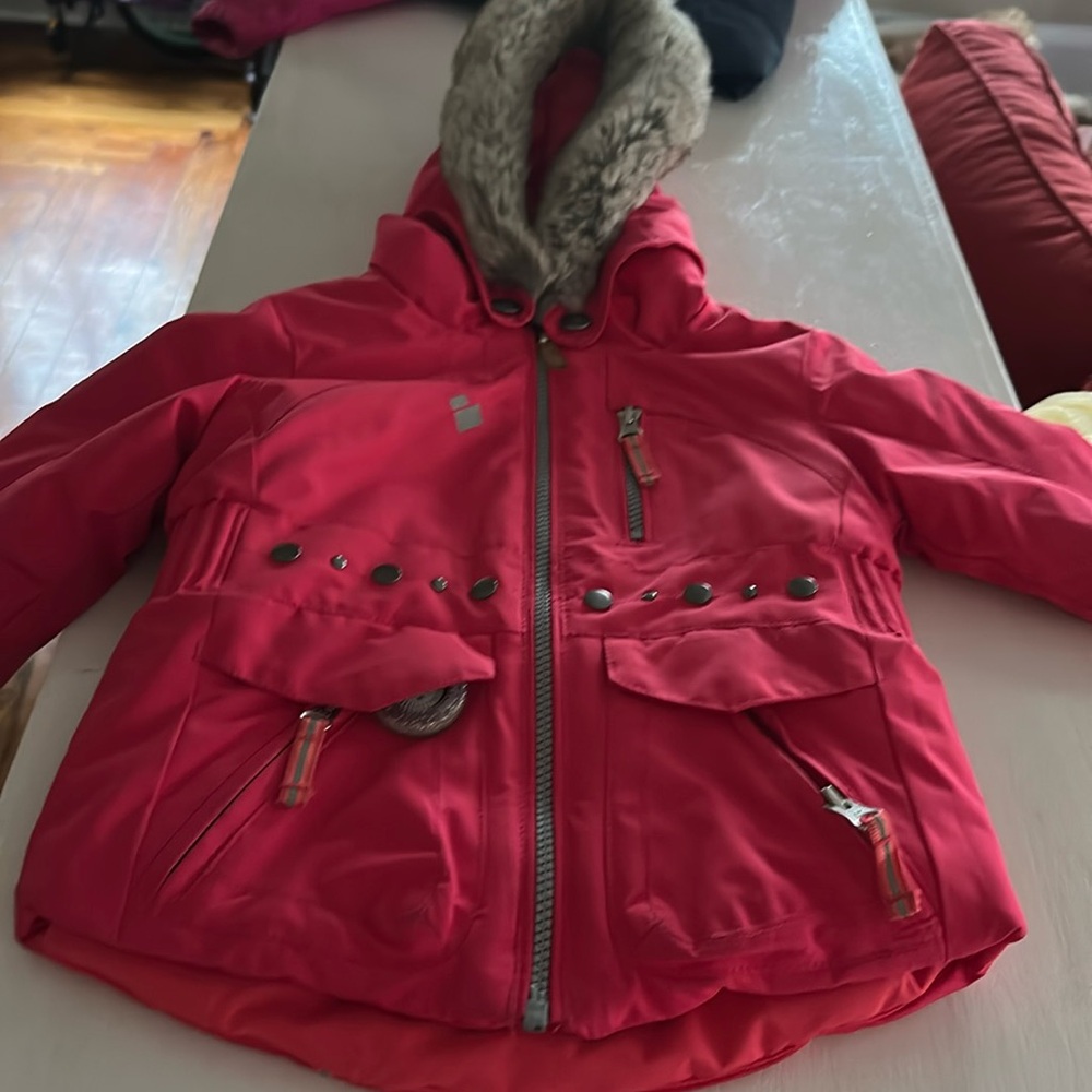 Size kids 2 Obermeyer Ski Jacket with extended wear feature